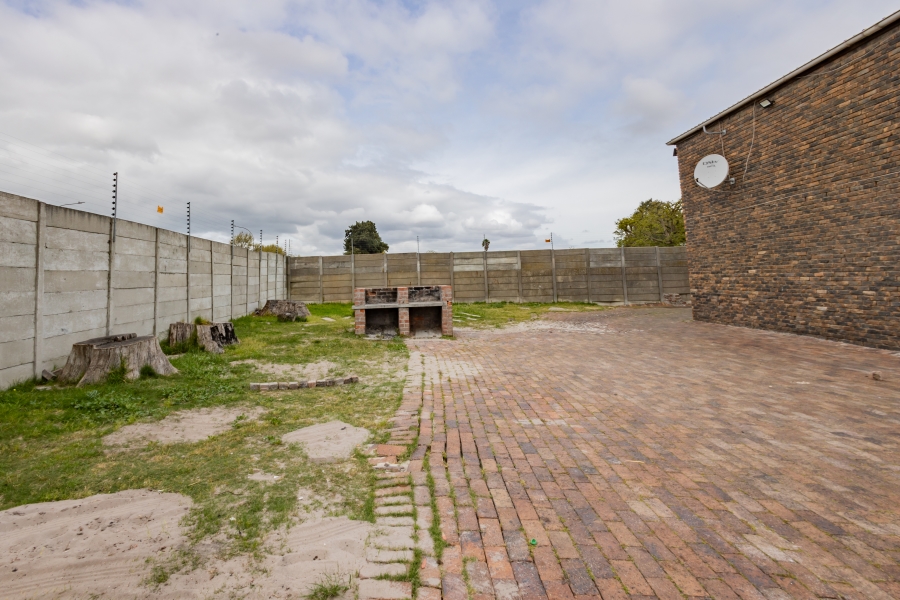 2 Bedroom Property for Sale in Oakdene Western Cape